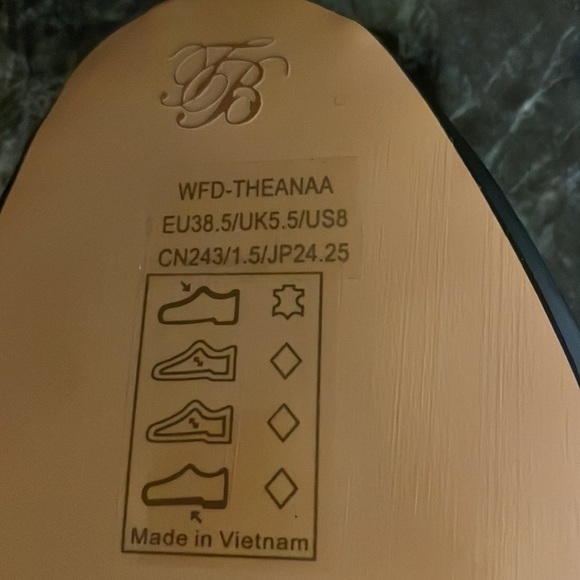 Ted Baker London Theanaa Sandals - Picture 6 of 6